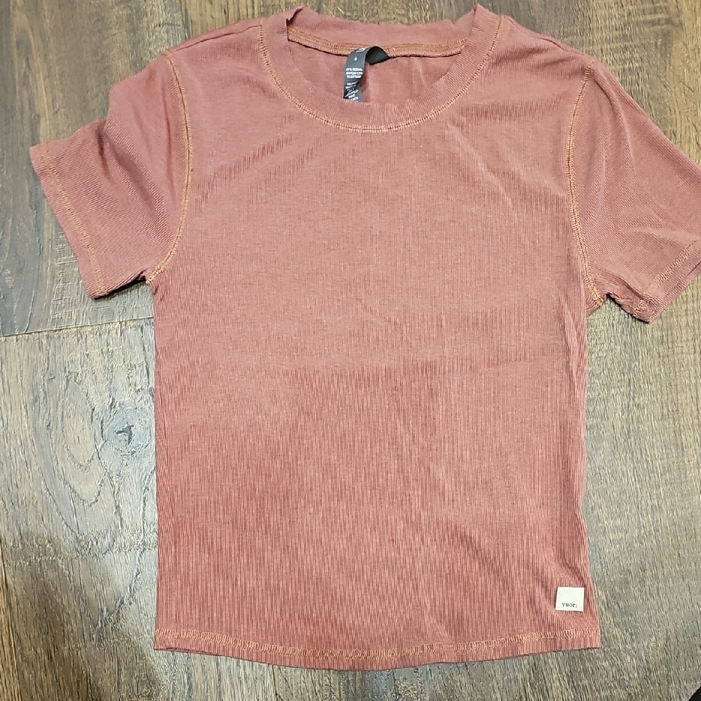 Vuori Rust Mauve Ribbed Tee